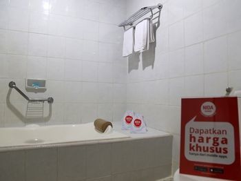 Nida Ratulangi 17 Trans Hotel Makassar