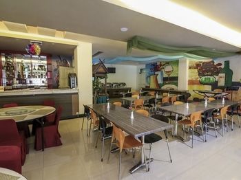 Nida Ratulangi 17 Trans Hotel