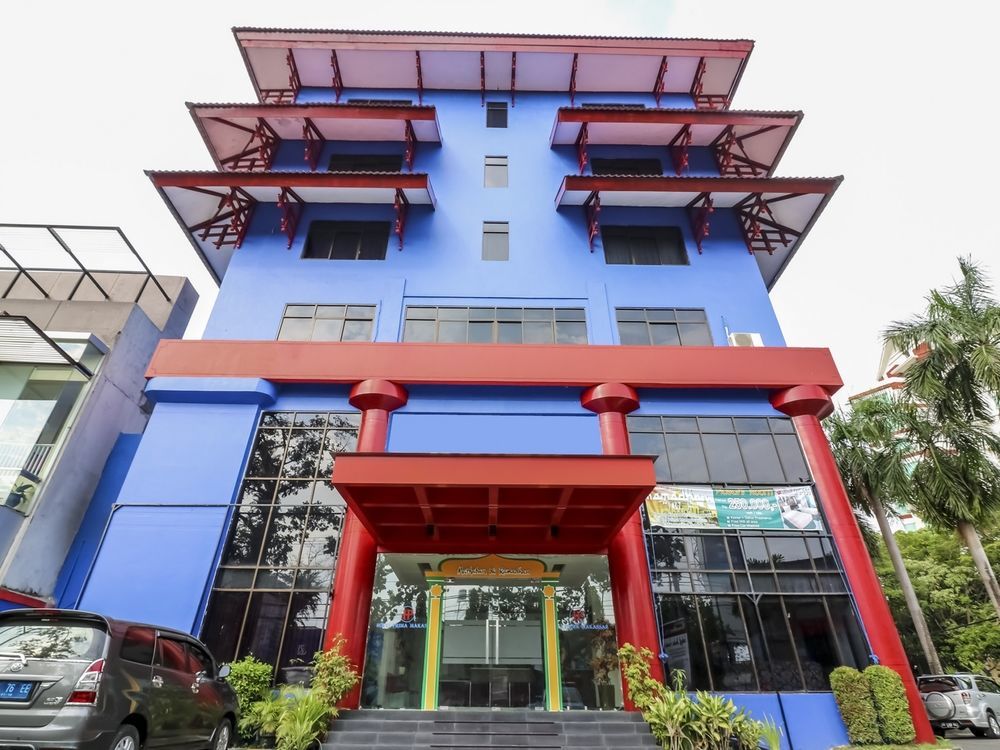 Nida Ratulangi 17 Trans Hotel Makassar