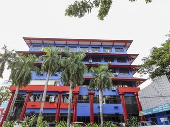 Nida Ratulangi 17 Trans Hotel Makassar